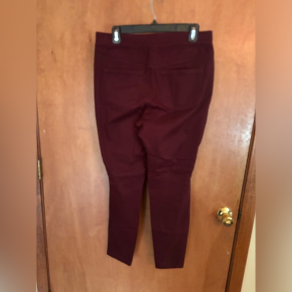 Nine West pull on skinny maroon color size 8 - Picture 2 of 3